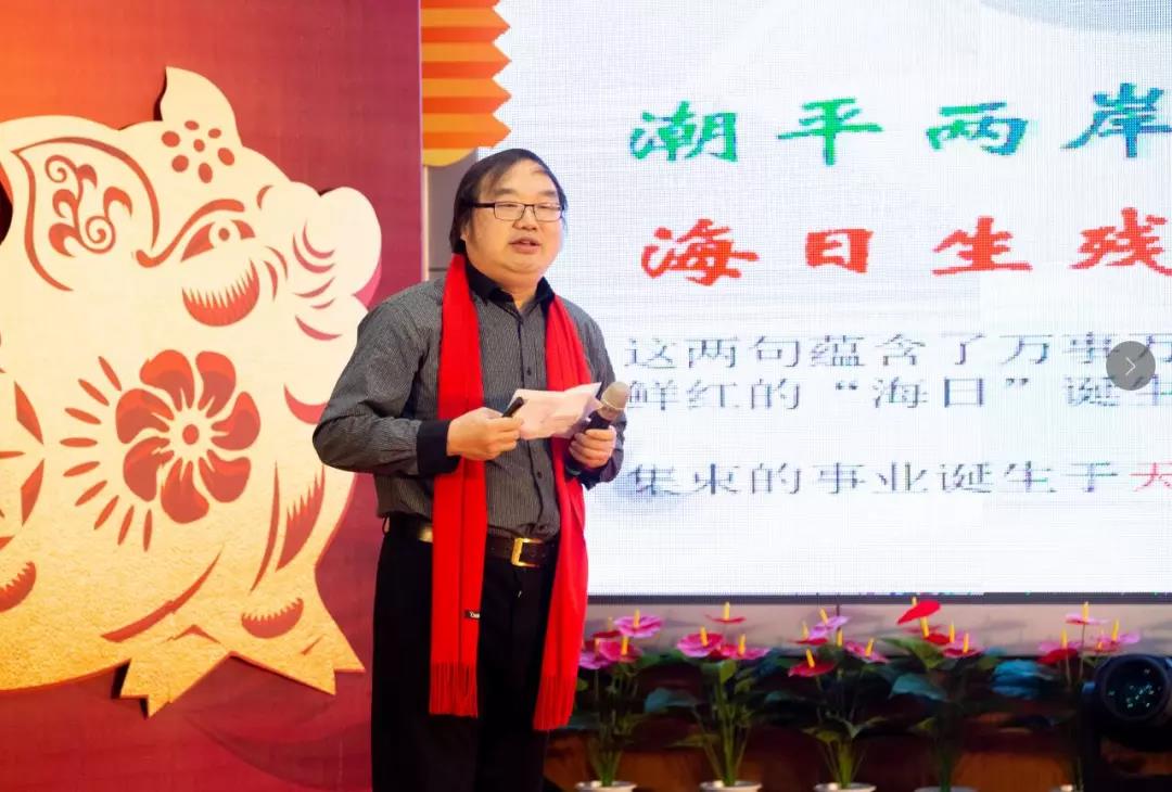 中國建筑金屬結構協(xié)會專家委員會副主任、中國建筑設計集團教授張躍峰 